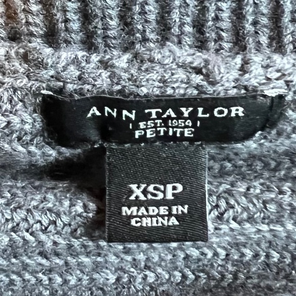 Ann Taylor Petite Gray XS 3/4 Sleeve Cowl/Turtleneck Sweater - Picture 12 of 12